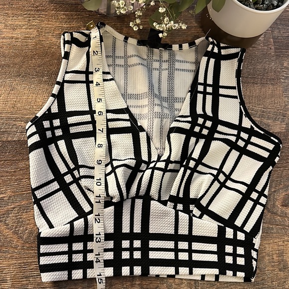 EUC CROP TOP || SIZE XS - Picture 7 of 8